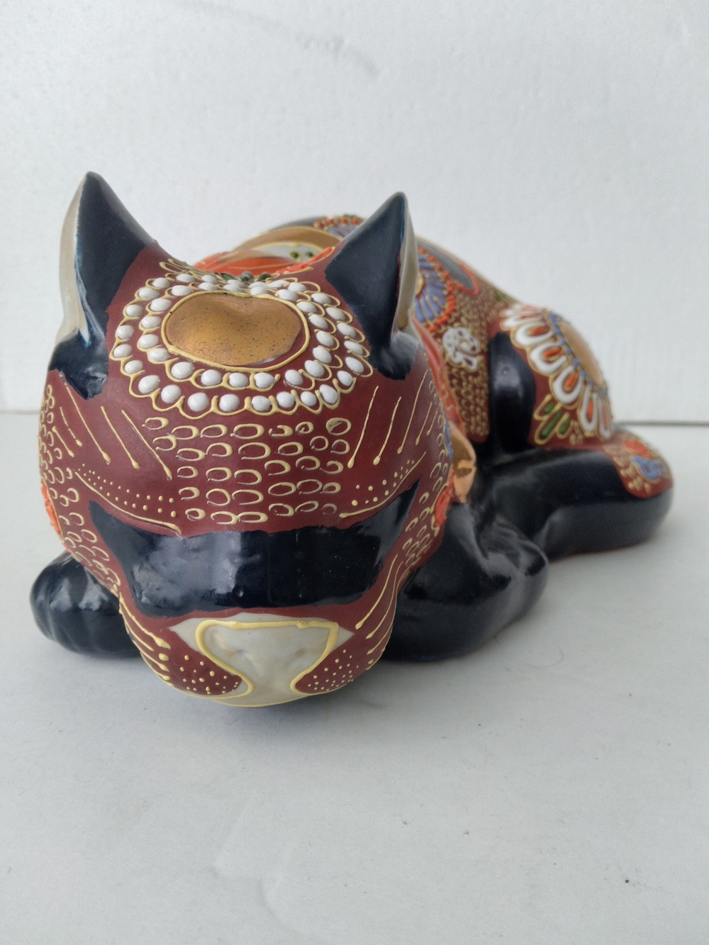 Japanese Kutani Porcelain Sleeping Cat Figurine